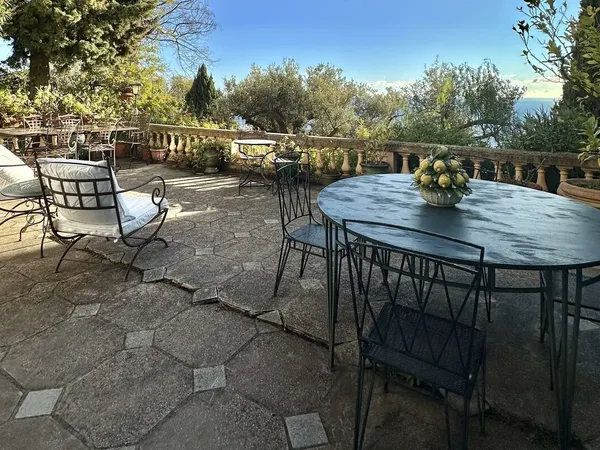 Opportunité rare : Maison au calme avec vue imprenable , de type 5 pièces 