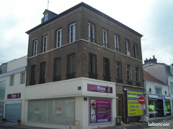 Studio 1 pièce 15 m² 