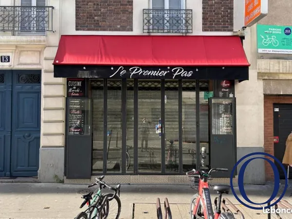 Local 100 m² Paris 