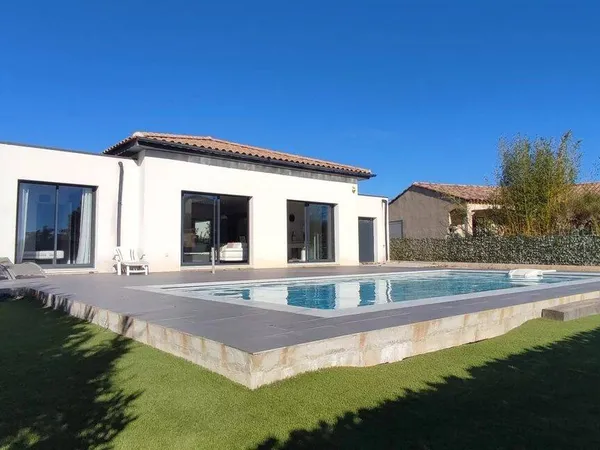 Maison de plain-pied 5 pièces 142 m² 