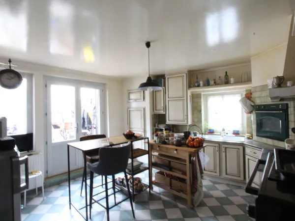 Maison de village confortable avec véranda et jardin 
