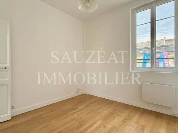 Studio 1 pièce 13 m² 