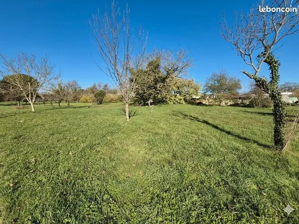 Terrain 2 800 m² Saint Savinien 