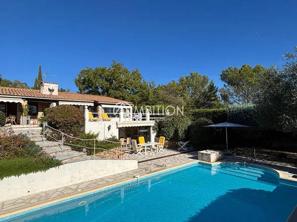 Maison de plain-pied 6 pièces 136 m² 
