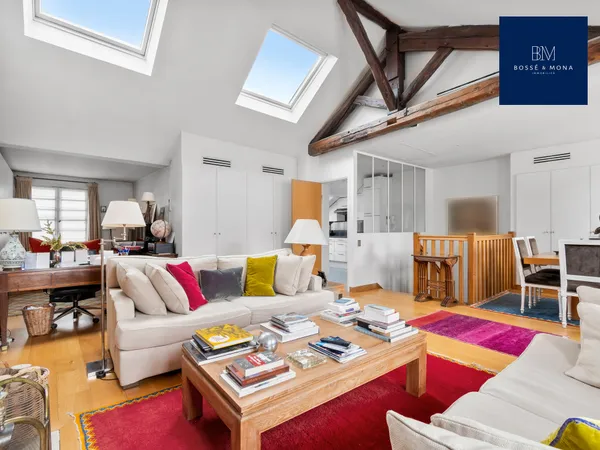 Duplex de 94m2, dernier étage, rue Cler 