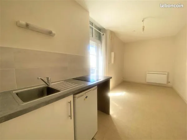 Studio 1 pièce 16 m² 