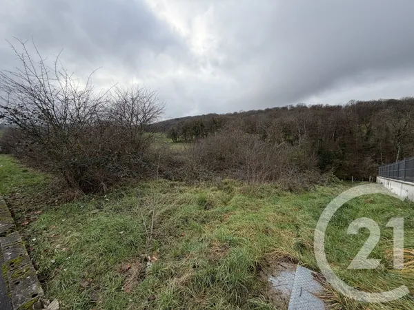 Terrain 817 m² 