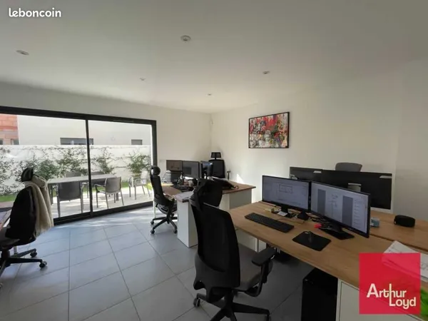 Bureaux 100 m² 