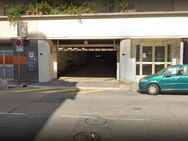 Parking 12 m² 