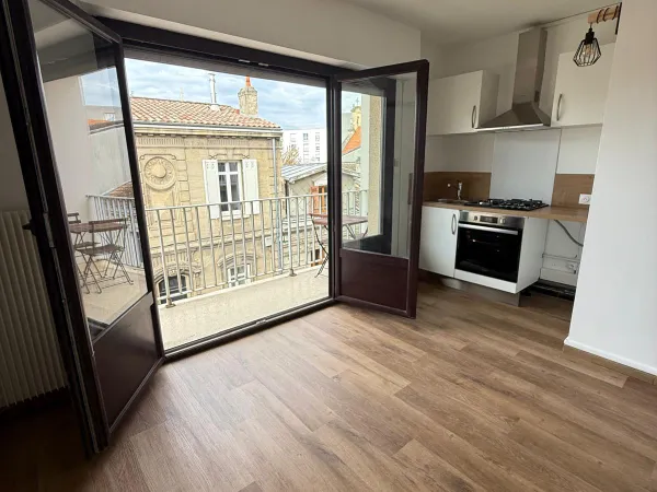 Loue studio meublé prêt à vivre 