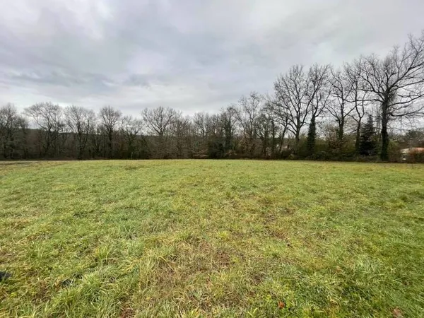 Terrain constructible 3388 m² 