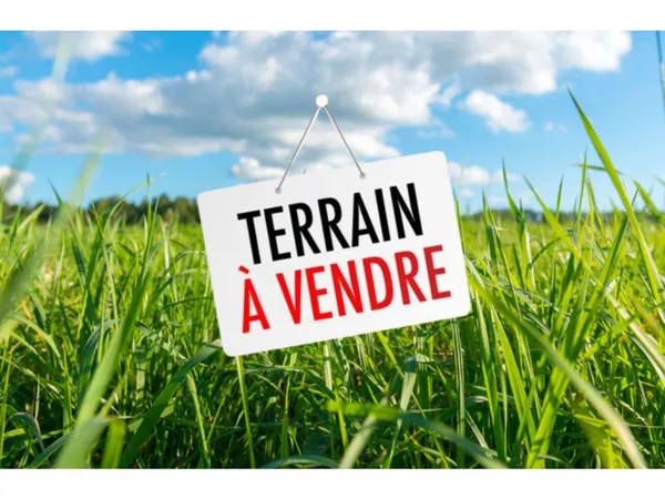 Terrain 700 m² 