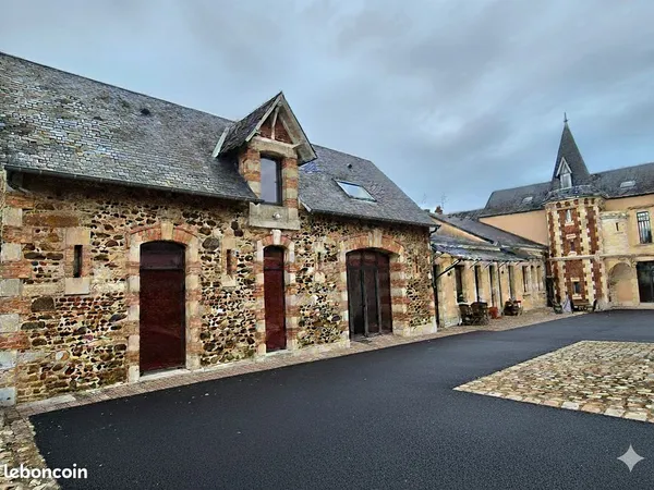 Maison 10 pièces 340 m² 