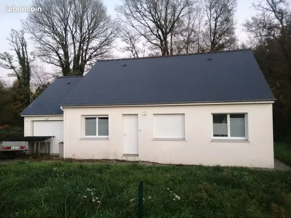 Maison récente terrasse jardin 