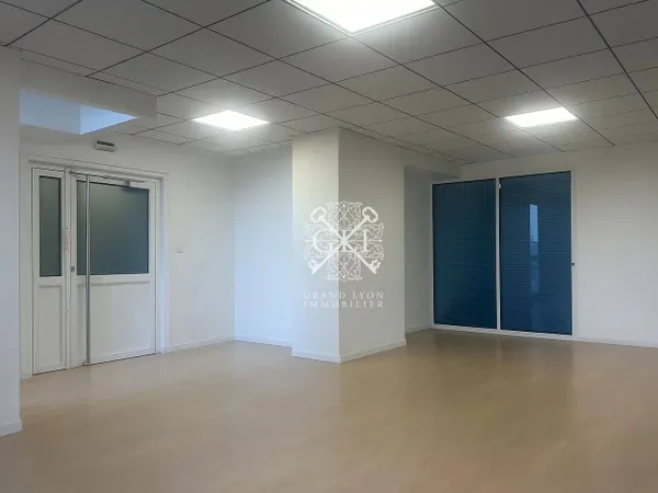 Bureaux 155 m² 