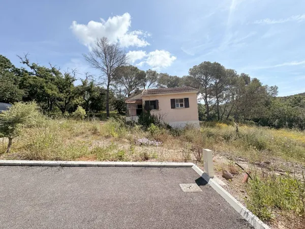 Propriété 244 m² 