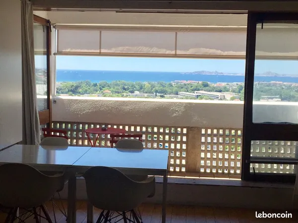 Studio entièrement meublé a louer au dernier étage du Corbusier, Cité Radieuse 