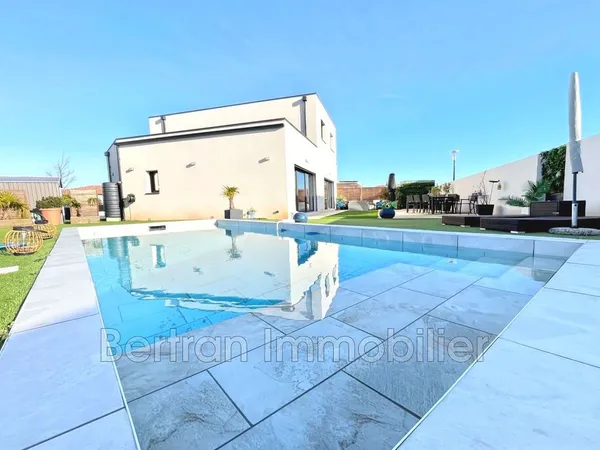Villa 5 pièces 140 m² 