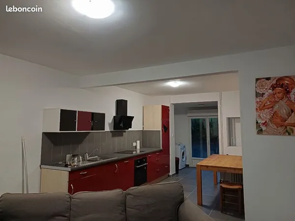 Colocation chambre meublée 350E TCC 