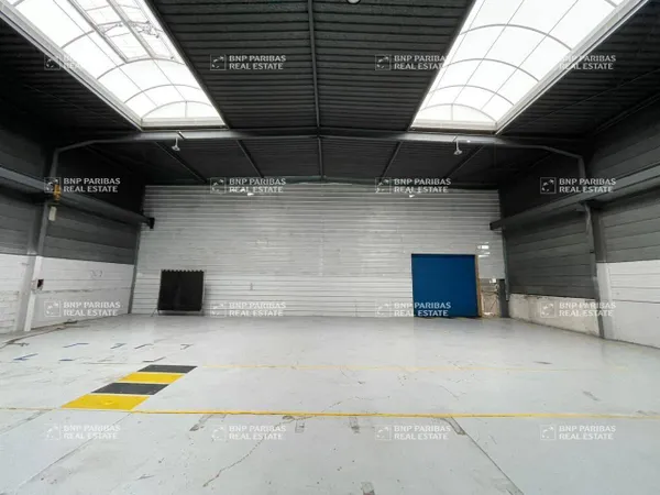 Local d'activité 520 m² 