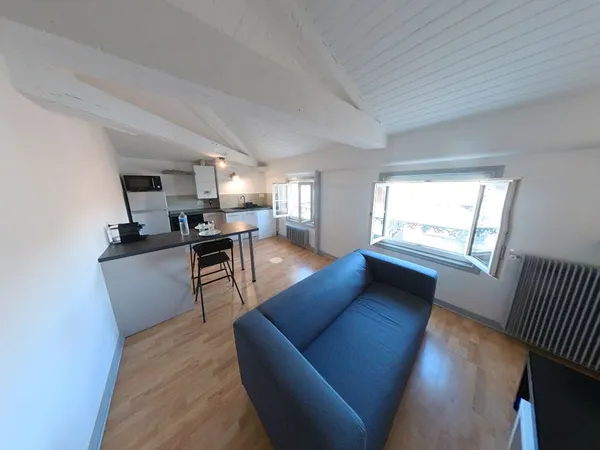 Hyper Centre Niort, T2 meublé de 45m² 