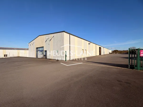 A LOUER : Local de stockage - Saint Quentin Sur Le Homme - 1500 m2 
