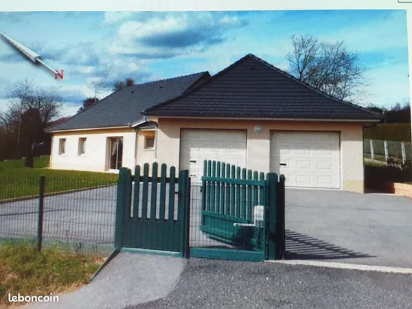 Maison récente de plain-pied avec 3 chambres et grand garage 