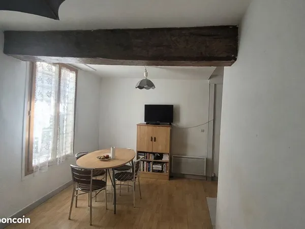 Vente d'un 2 pièces quartier Bourgogne, au calme 