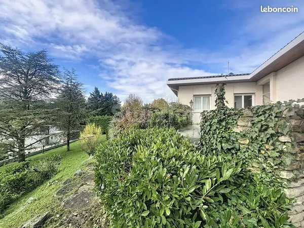 Villa 12 pièces 273 m² 