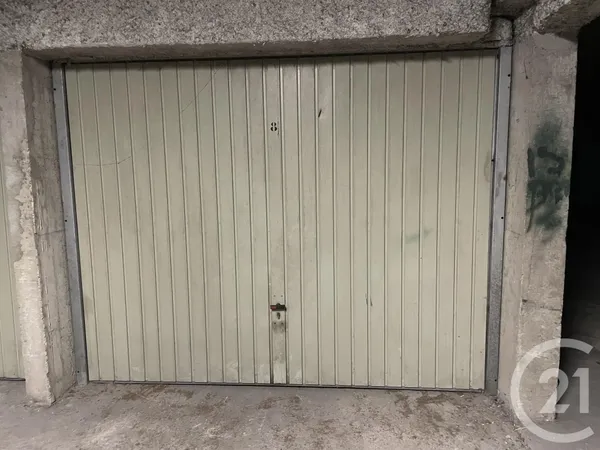 Parking 13 m² 