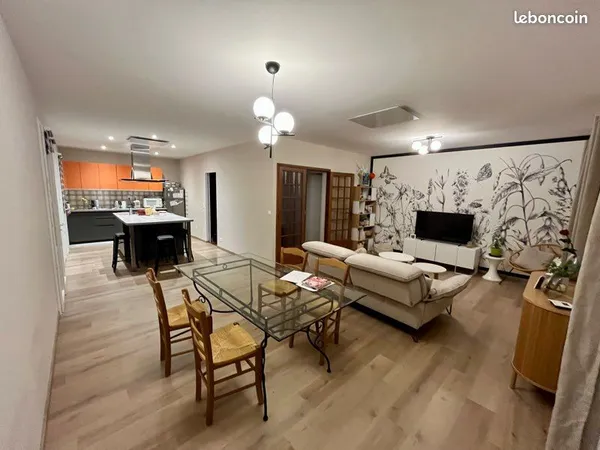 Maison individuelle avec jardin 