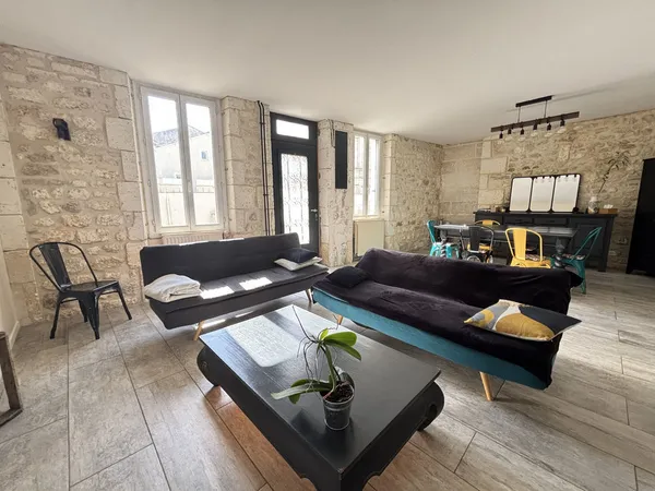 MAISON EN PIERRE AVEC PISCINE 