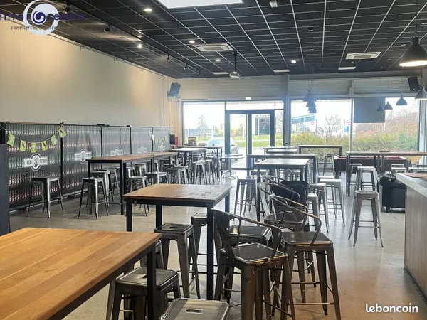 Fonds de commerce 300 m² LONS LE SAUNIER 