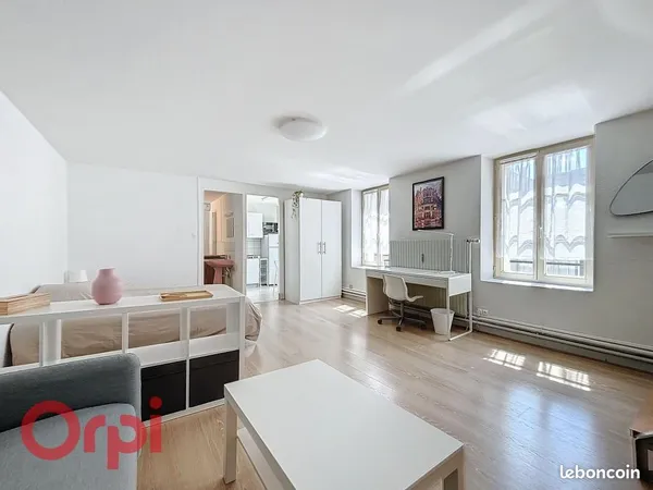 Studio 1 pièce 36 m² 