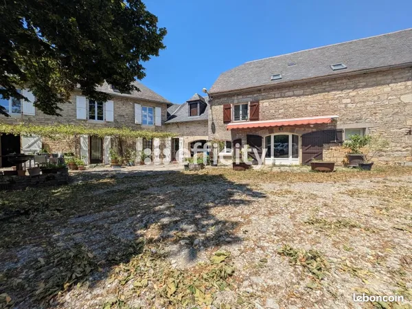 Maison 18 pièces 550 m² 