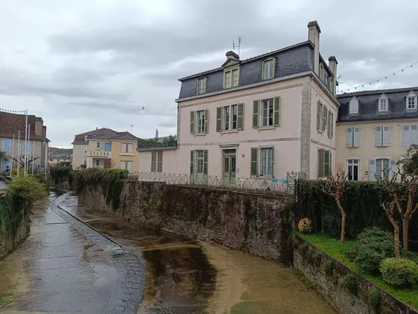 Belle opportunité d'investissement en plein centre-ville de Salies de Béarn 