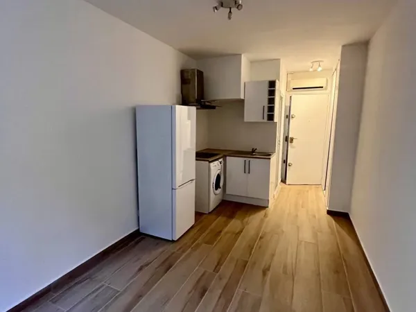 Studio 1 pièce 19 m² 