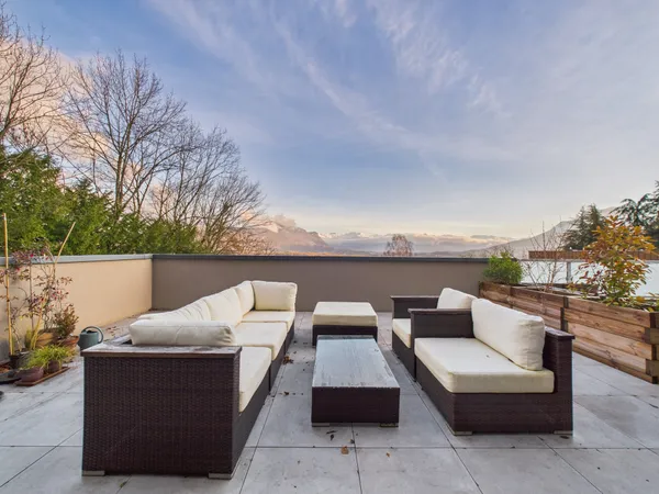 SUPERBE T2 récent avec terrasse de 50m2 et vue exceptionnell 
