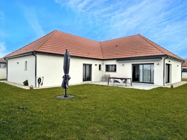 Maison de plain-pied 6 pièces 160 m² 