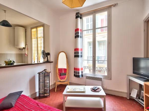 NICE LIBERATION - STUDIO DE 27M² A VENDRE - BEL IMMEUBLE NICOIS - VENDU LOUÉ - IDEAL INVESTISSEUR 
