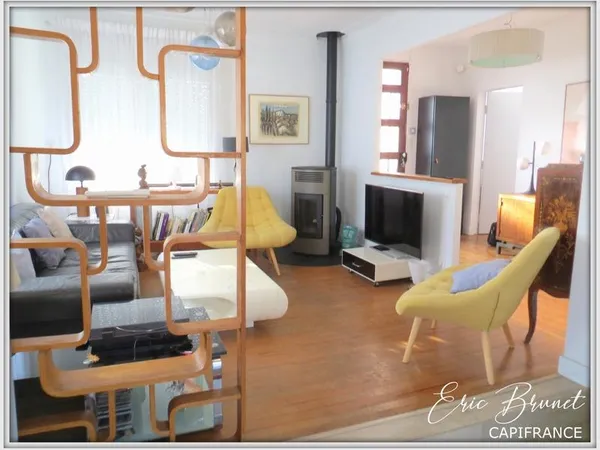 Villenave D'ornon - maison rénovée de 98 m² avec piscine + studio indépendant de 20 m² 
