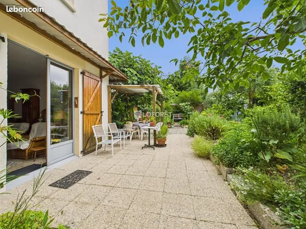 Maison 10 pièces 265 m² 