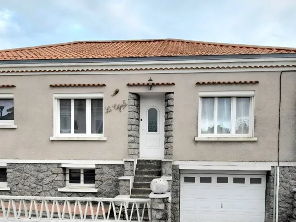 Exclusivité ABIE ! Charmante Maison 3 chambres avec Garage, 