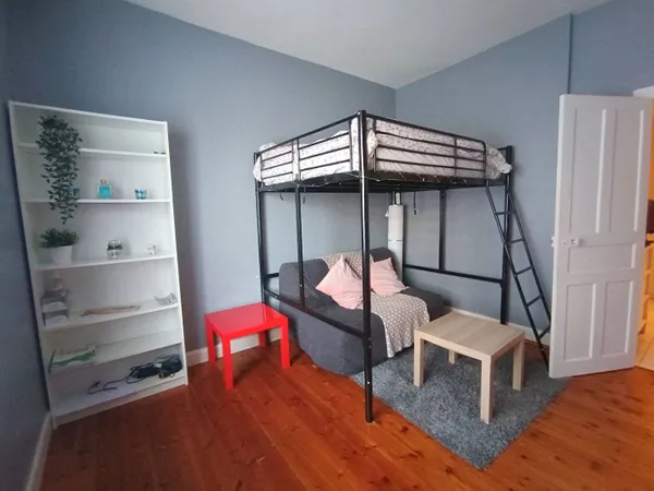 Petit appartement meublé 