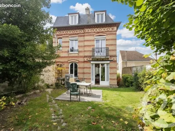 Maison 10 pièces 153 m² 