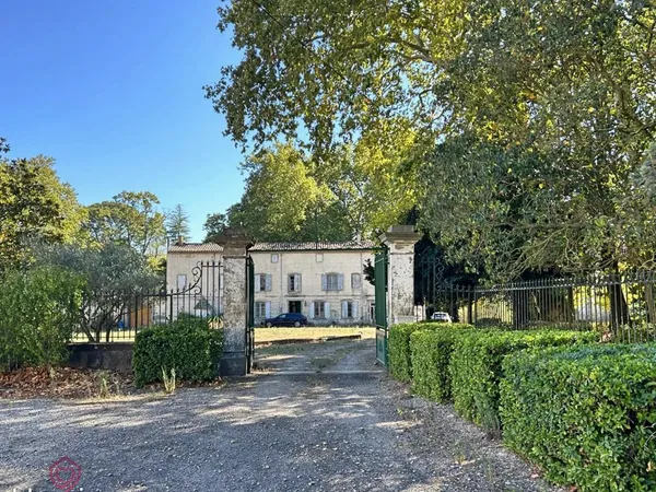 Maison 11 pièces 339 m² 