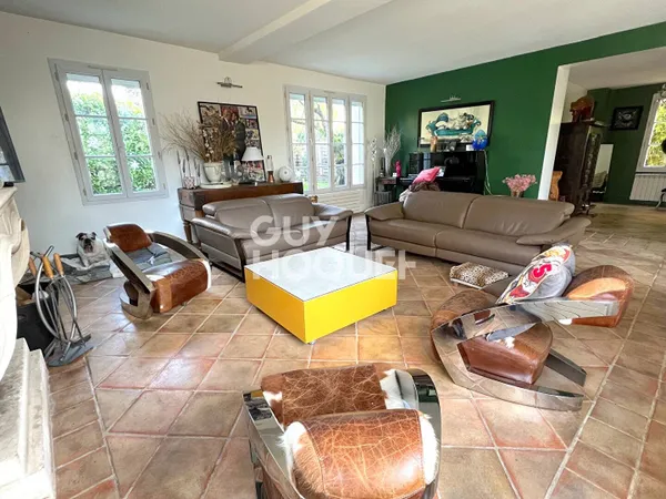 Maison 9 pièces 202 m² 
