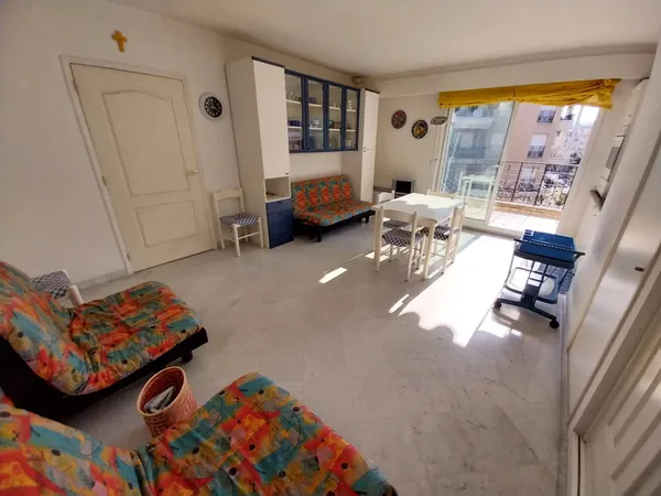 ESCLUSIVA!! MENTONE CENTRO – Bilocale con bellissima terrazza in un 