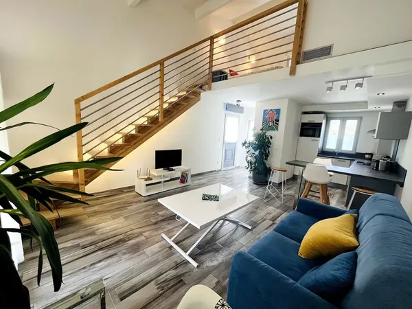 Maison dans village, idéale pour activité touristique 