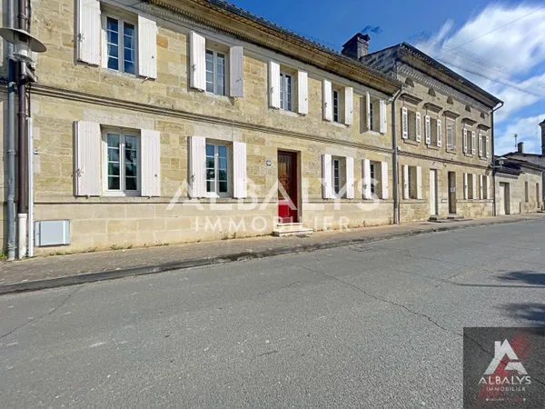 Maison 6 pièces 230 m² 